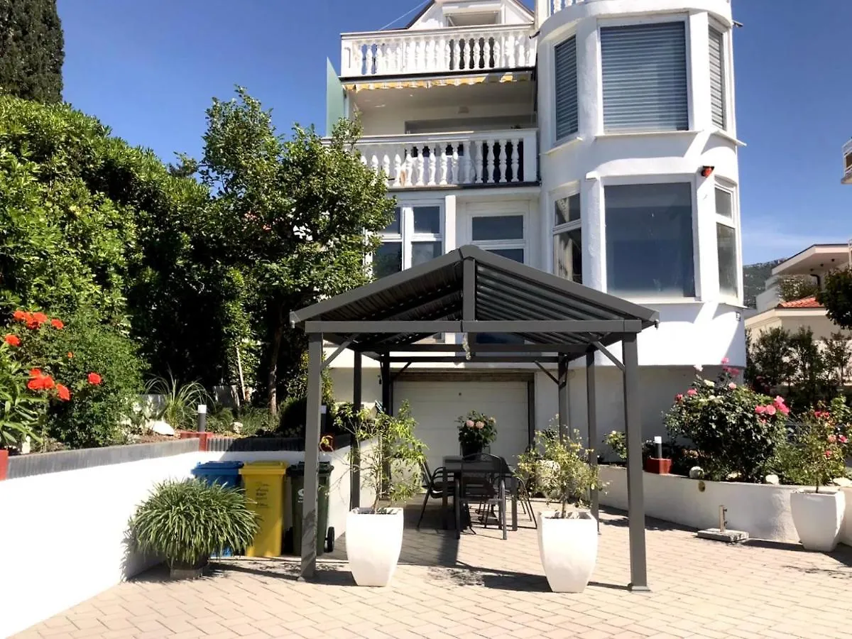 Villa Diana Kastela Apartment