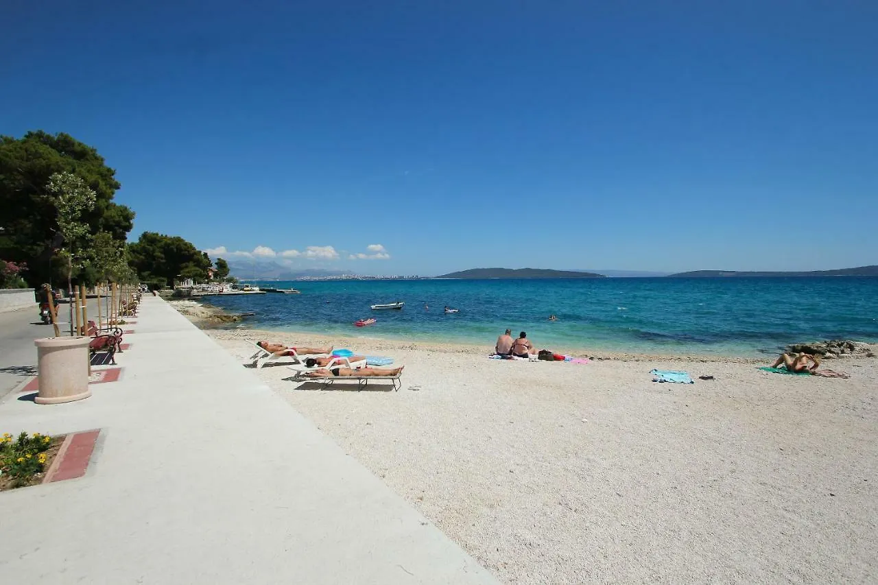 Apartment Villa Diana Kastela